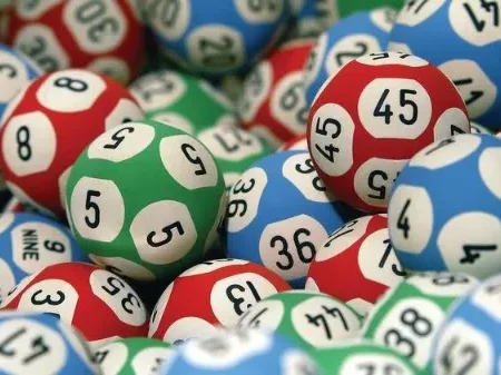 香港六合彩遊戲技巧：一次分享所有技巧，如何提高中獎機會