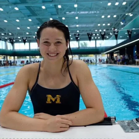 “何詩蓓100米自由奪銀牌：香港遊水代表創歷史性成就！”