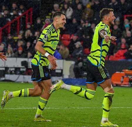 6-0！阿仙奴太殘暴，4場狂轟21球，英超爭標三足鼎立