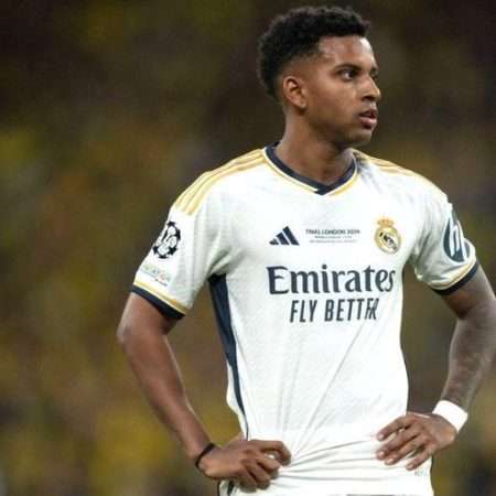 皇馬9000萬妖王坐穿板凳+眼神迷離！連續7場替補