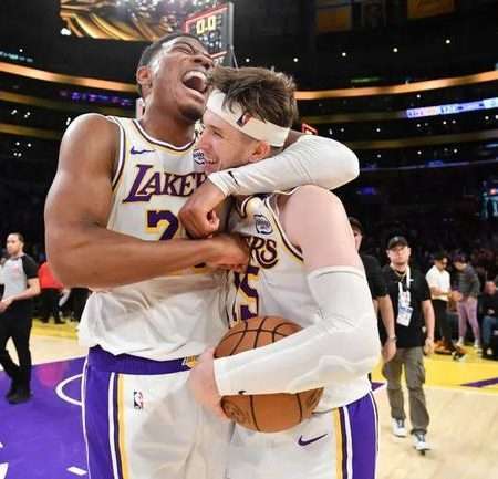 續約還是交易？27歲的八村壘，在湖人的未來何去何從