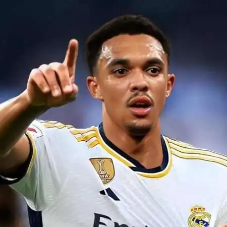 阿諾德加盟皇馬後的困境：金球夢是否就此破碎？